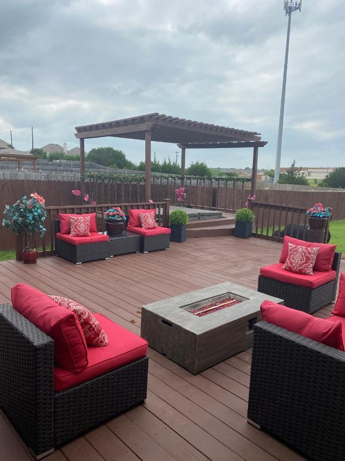 Private Rooms At Central Texas Suites With Hot Tub Killeen Exterior photo