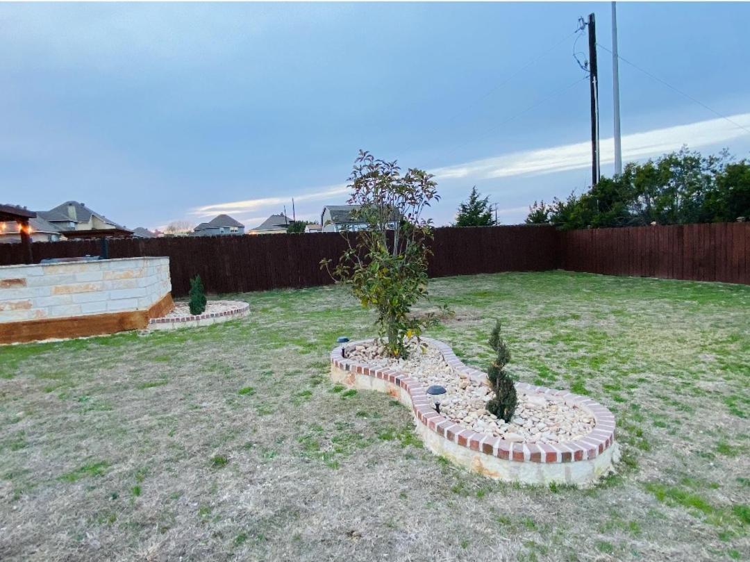 Private Rooms At Central Texas Suites With Hot Tub Killeen Exterior photo